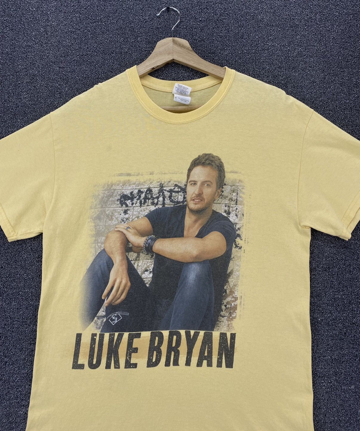 Band Tees Vintage Luke Bryan Crash My Party Single Band Tees T Shirts Size US M / EU 48-50 / 2 - 3 Thumbnail