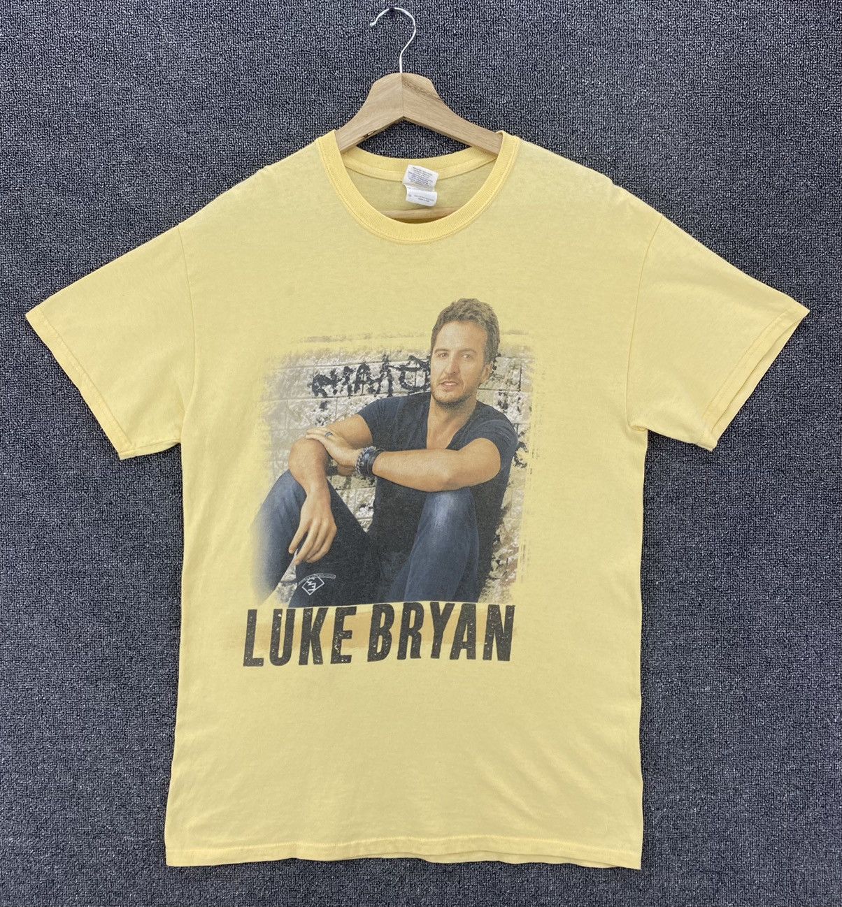 Band Tees Vintage Luke Bryan Crash My Party Single Band Tees T Shirts Size US M / EU 48-50 / 2 - 1 Thumbnail