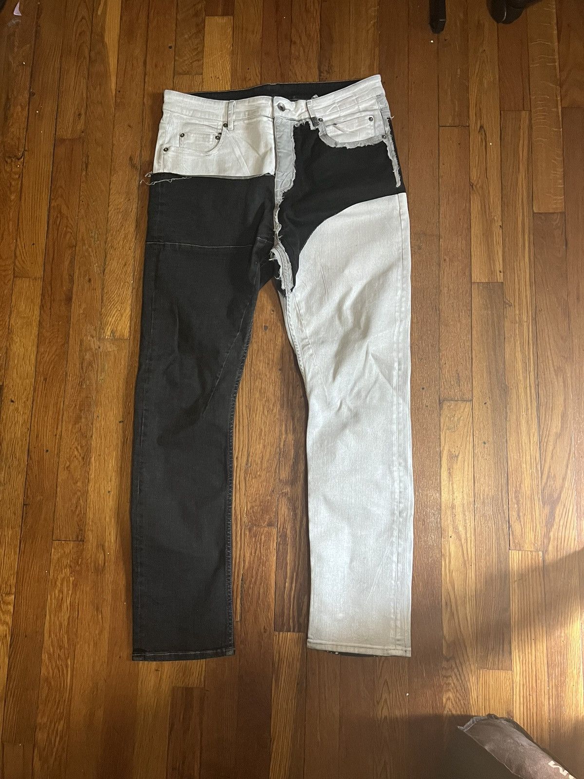 Rick Owens DRKSHDW Mens Strobe Tyrone Detroit Cut Jeans Rick Owens DRKSHDW Mens Strobe Tyrone Detroit Cut Jeans