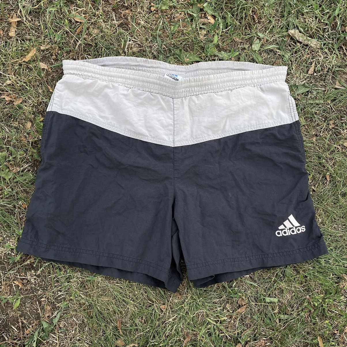 Adidas Vintage 90s Adidas Stripes Logo Shorts Streetwear Y2K Size US 32 / EU 48 - 1 Thumbnail