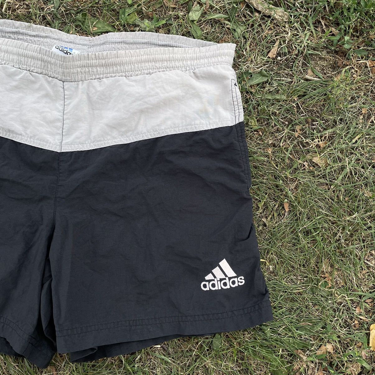 Adidas Vintage 90s Adidas Stripes Logo Shorts Streetwear Y2K Size US 32 / EU 48 - 2 Thumbnail