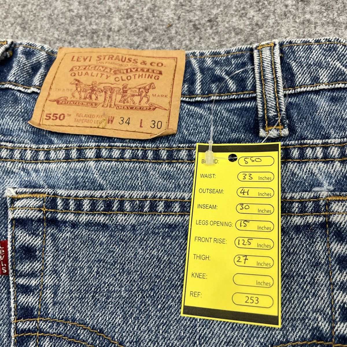 Levi's × Vintage Vintage Levi's 550 Faded Blue Jeans -wc 253 Size US 33 - 10 Thumbnail