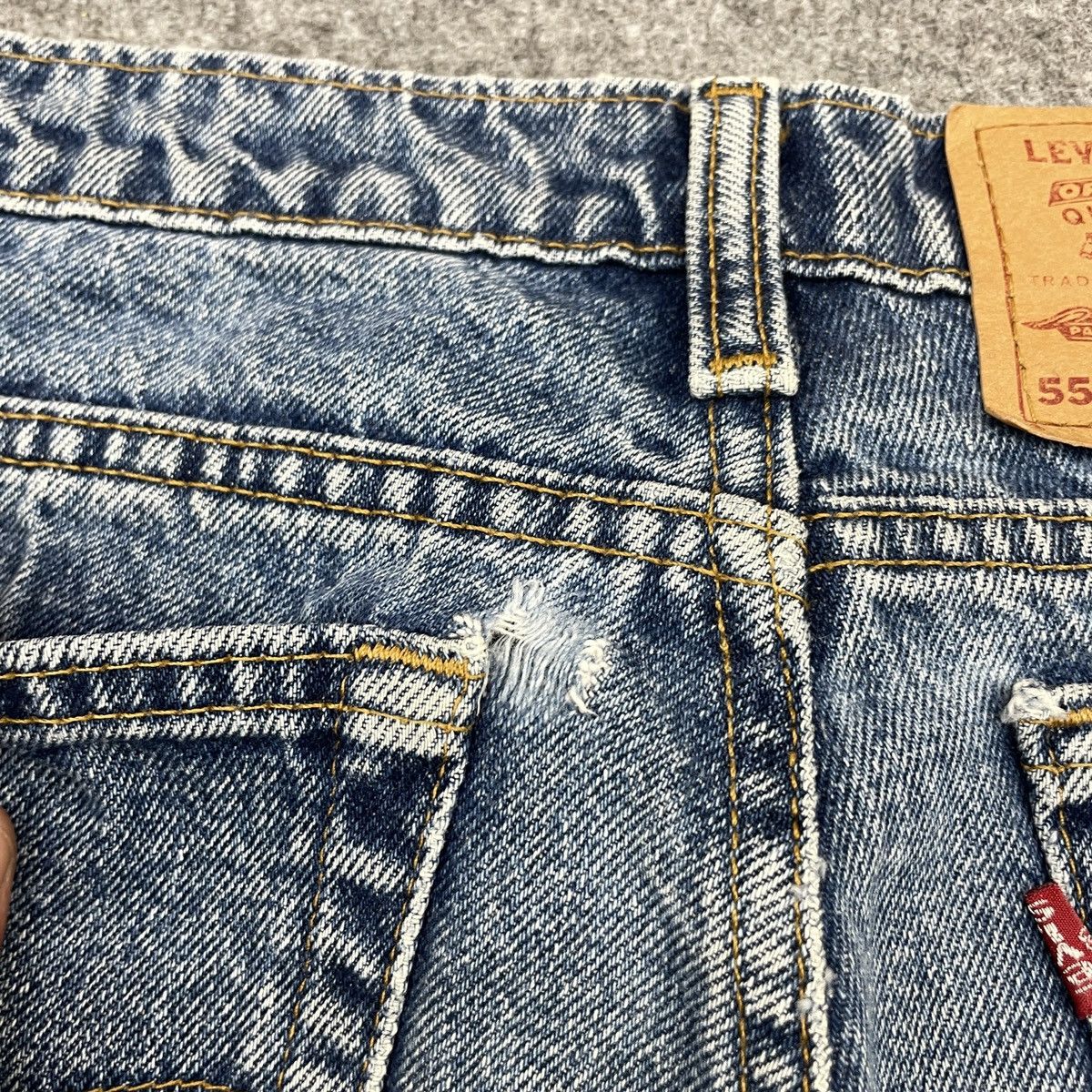 Levi's × Vintage Vintage Levi's 550 Faded Blue Jeans -wc 253 Size US 33 - 7 Thumbnail