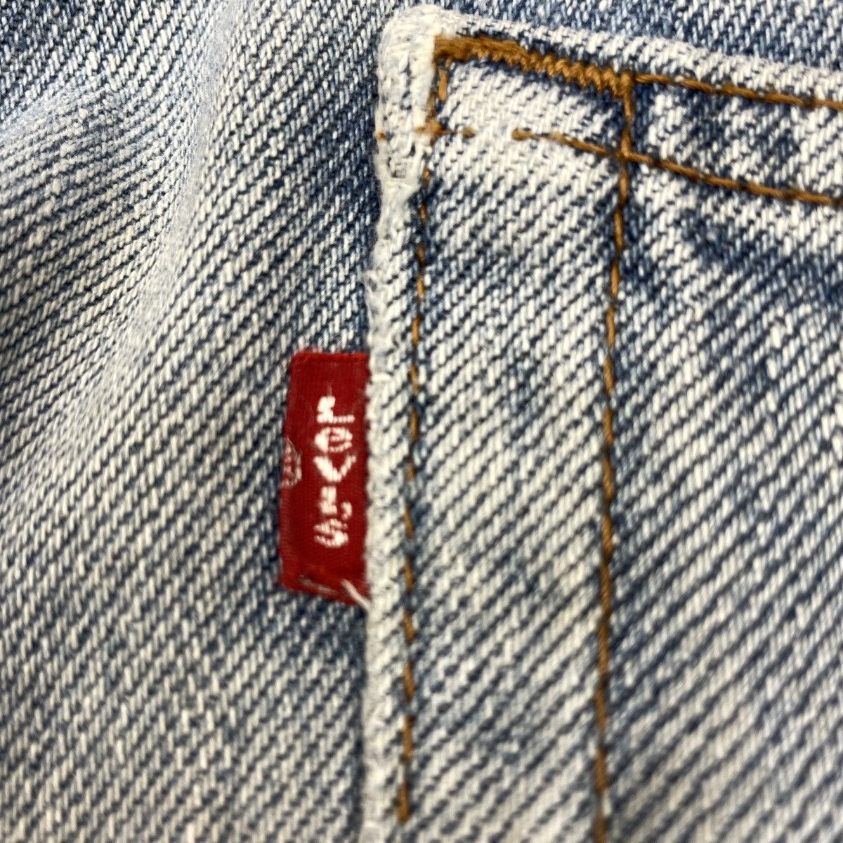 Levi's × Vintage Vintage Levi's 505 Faded Jeans - wc 252 Size US 33 - 8 Thumbnail