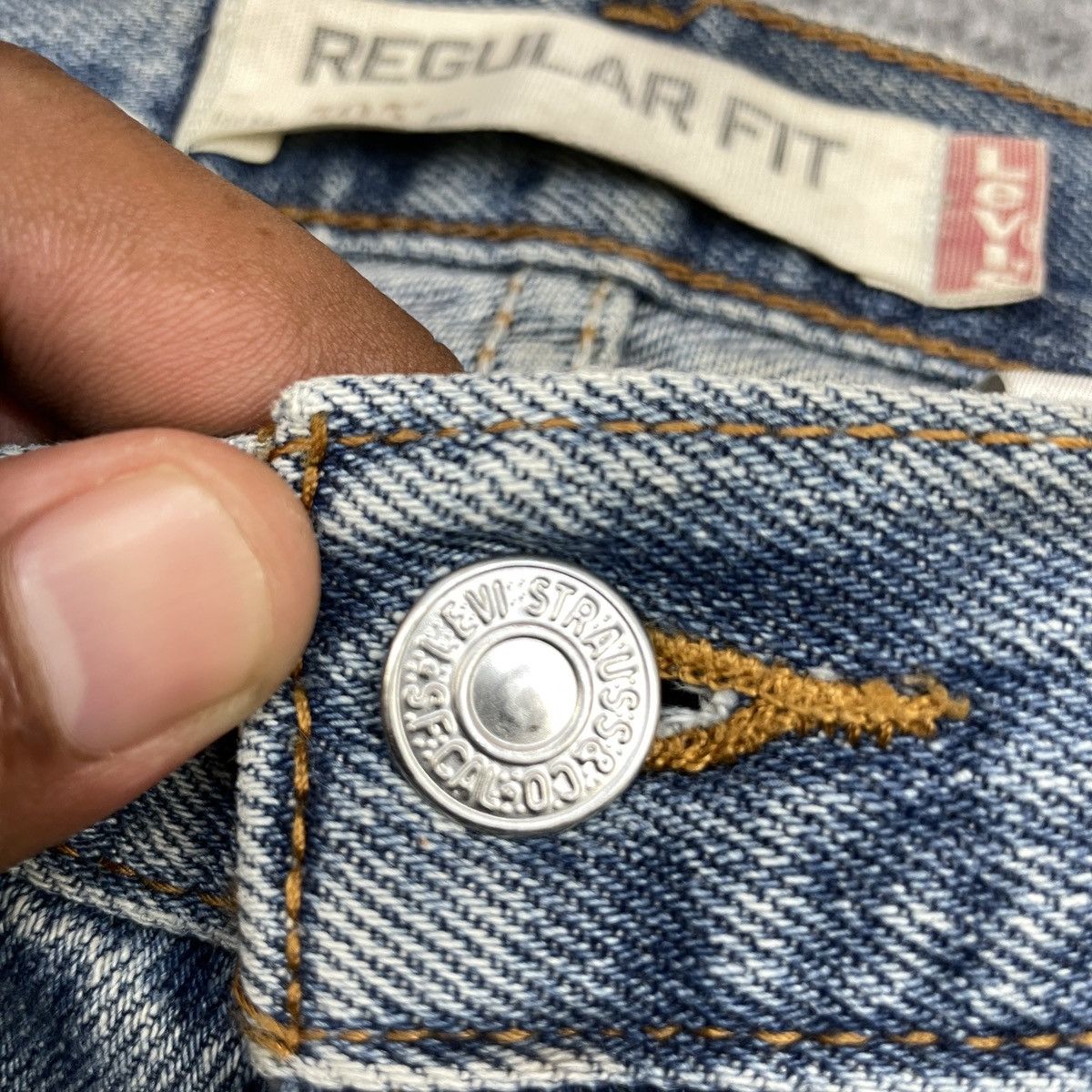 Levi's × Vintage Vintage Levi's 505 Faded Jeans - wc 252 Size US 33 - 6 Thumbnail