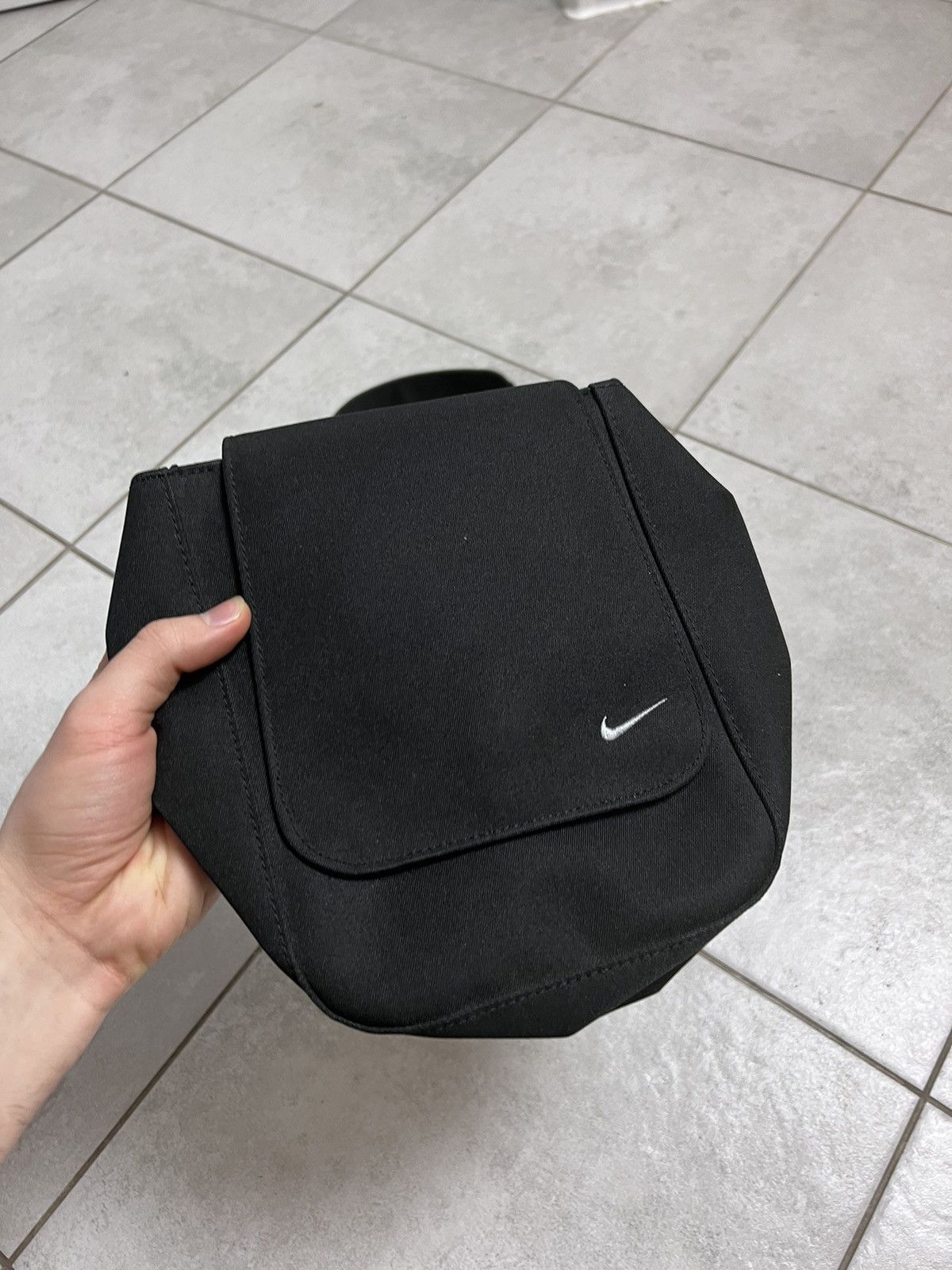 Nike Y2K Nike Crossbody Sling Bag Backpack Hype Streetwear Grail Size ONE SIZE - 2 Thumbnail