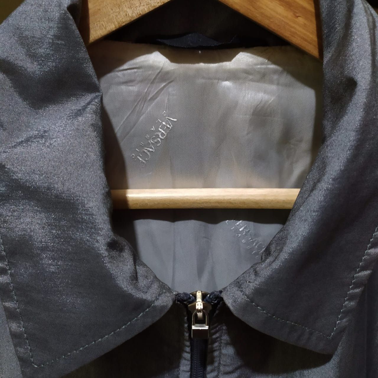Versace × Versace Jeans Couture × Vintage Vintage 90s Versace Classic Silver Jacket Size US L / EU 52-54 / 3 - 5 Thumbnail