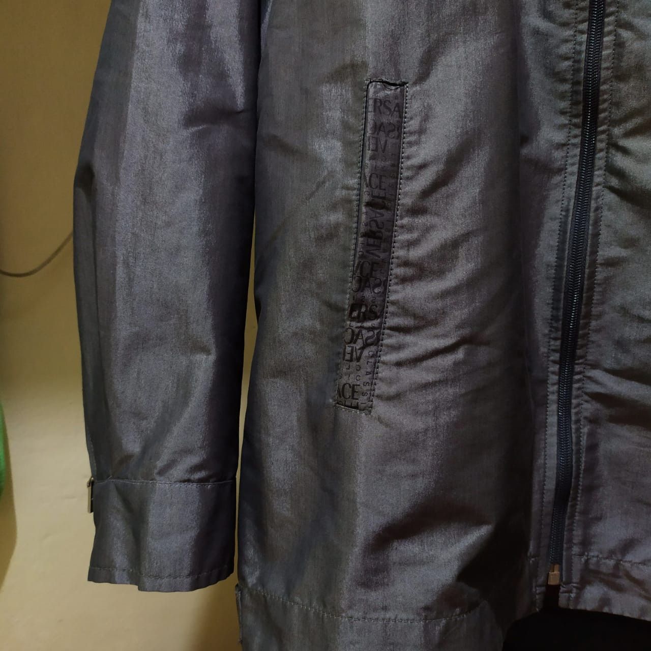 Versace × Versace Jeans Couture × Vintage Vintage 90s Versace Classic Silver Jacket Size US L / EU 52-54 / 3 - 2 Thumbnail