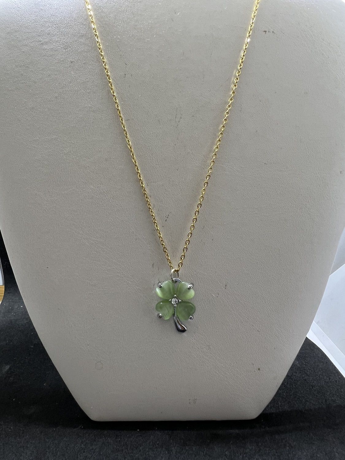 Handmade Green Clover Gold Chain Necklace Size ONE SIZE - 1 Thumbnail