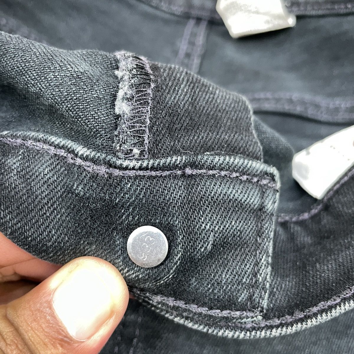 Levi's × Vintage Vintage Levi's 550 Super Black faded Jeans -wc 255 Size US 32 / EU 48 - 10 Thumbnail