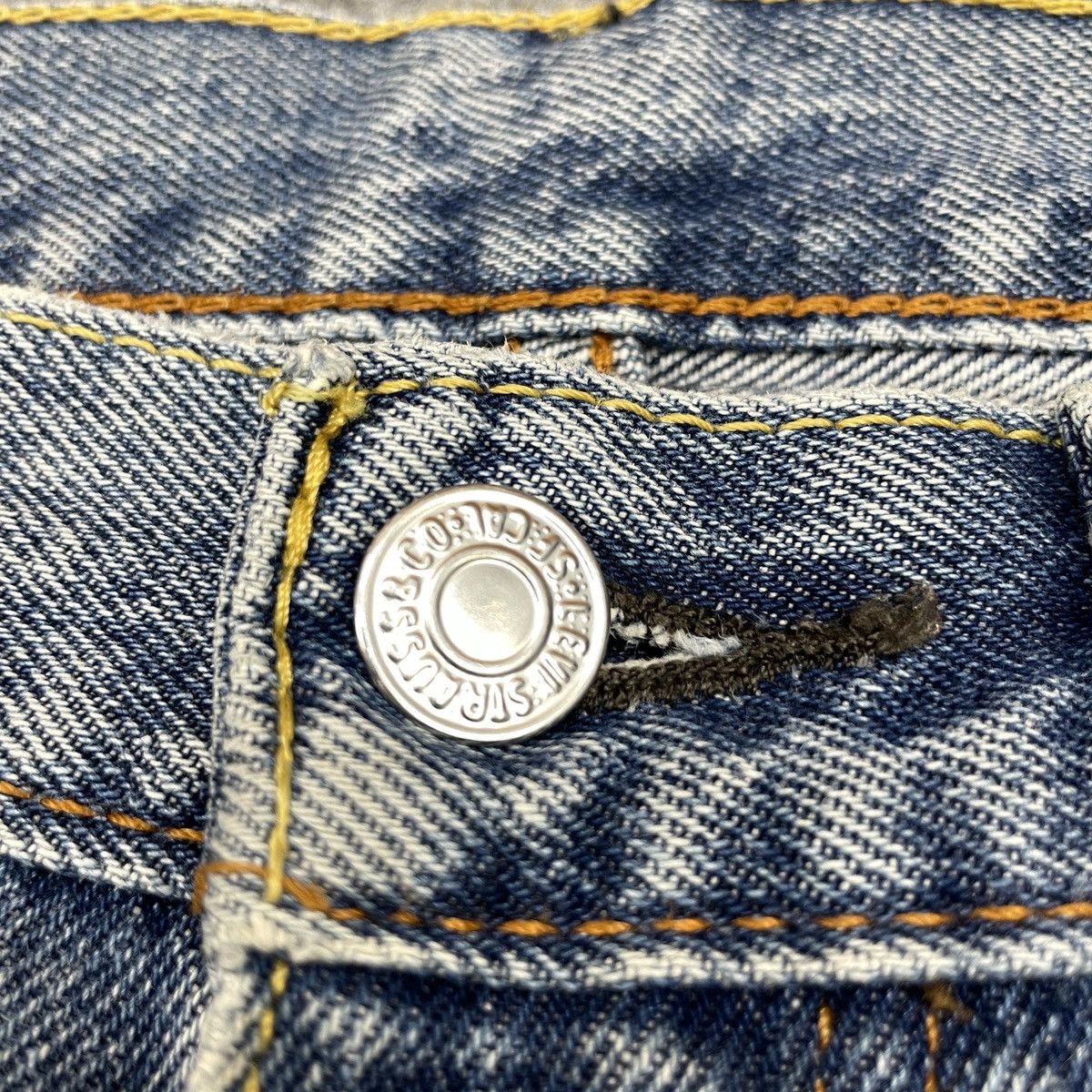 Levi's × Vintage Vintage Levi's 505 Distressed Faded Jeans -wc 256 Size US 35 - 8 Thumbnail