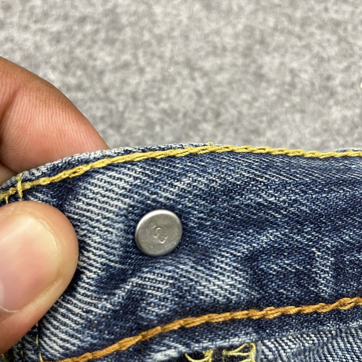 Levi's × Vintage Vintage Levi's 550 Faded Jeans -wc 248 Size US 35 - 9 Thumbnail