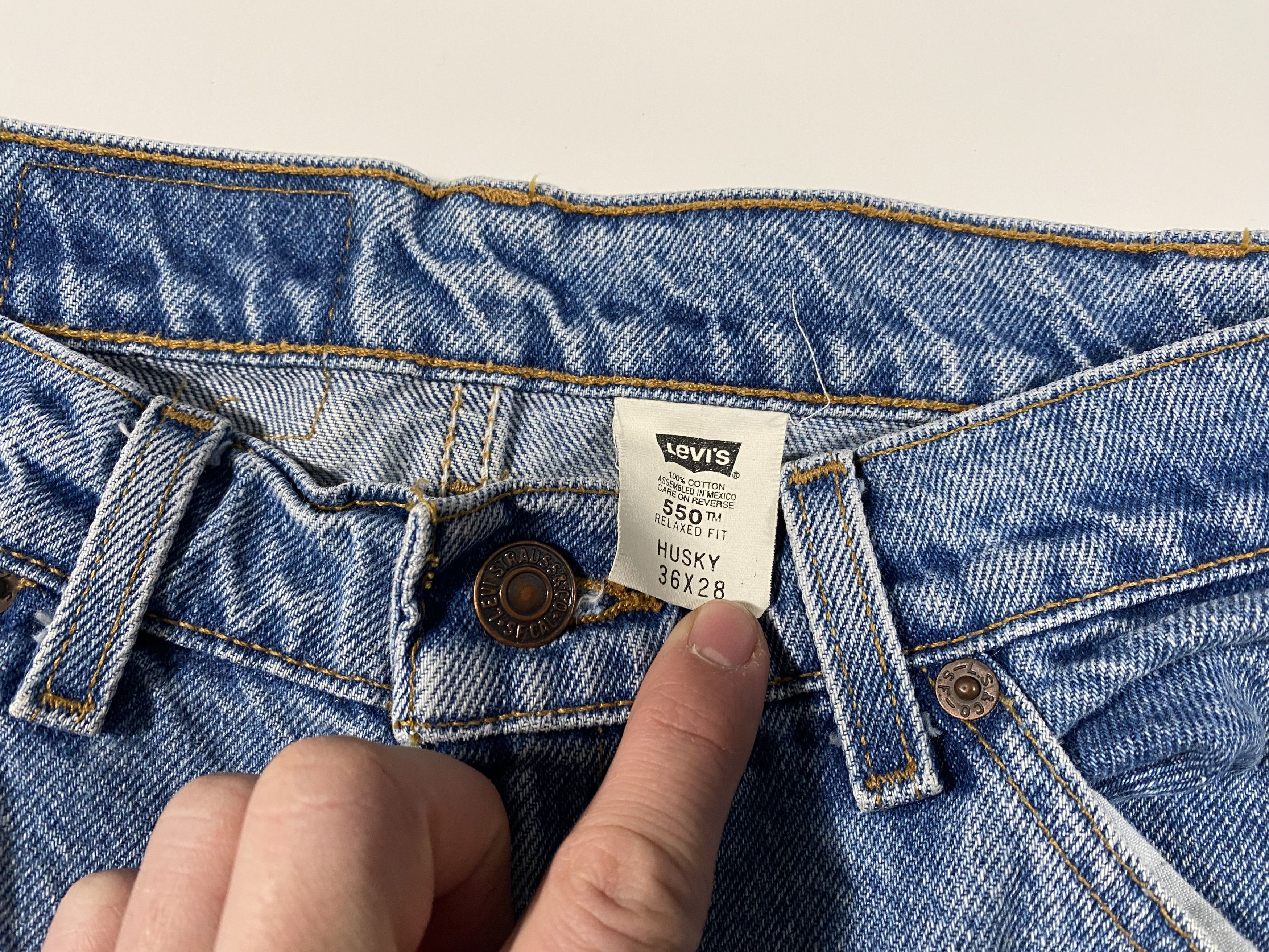 Levi's 1995 Levi's orange tab light wash Husky cropped jeans 33x25 Size US 33 - 3 Thumbnail