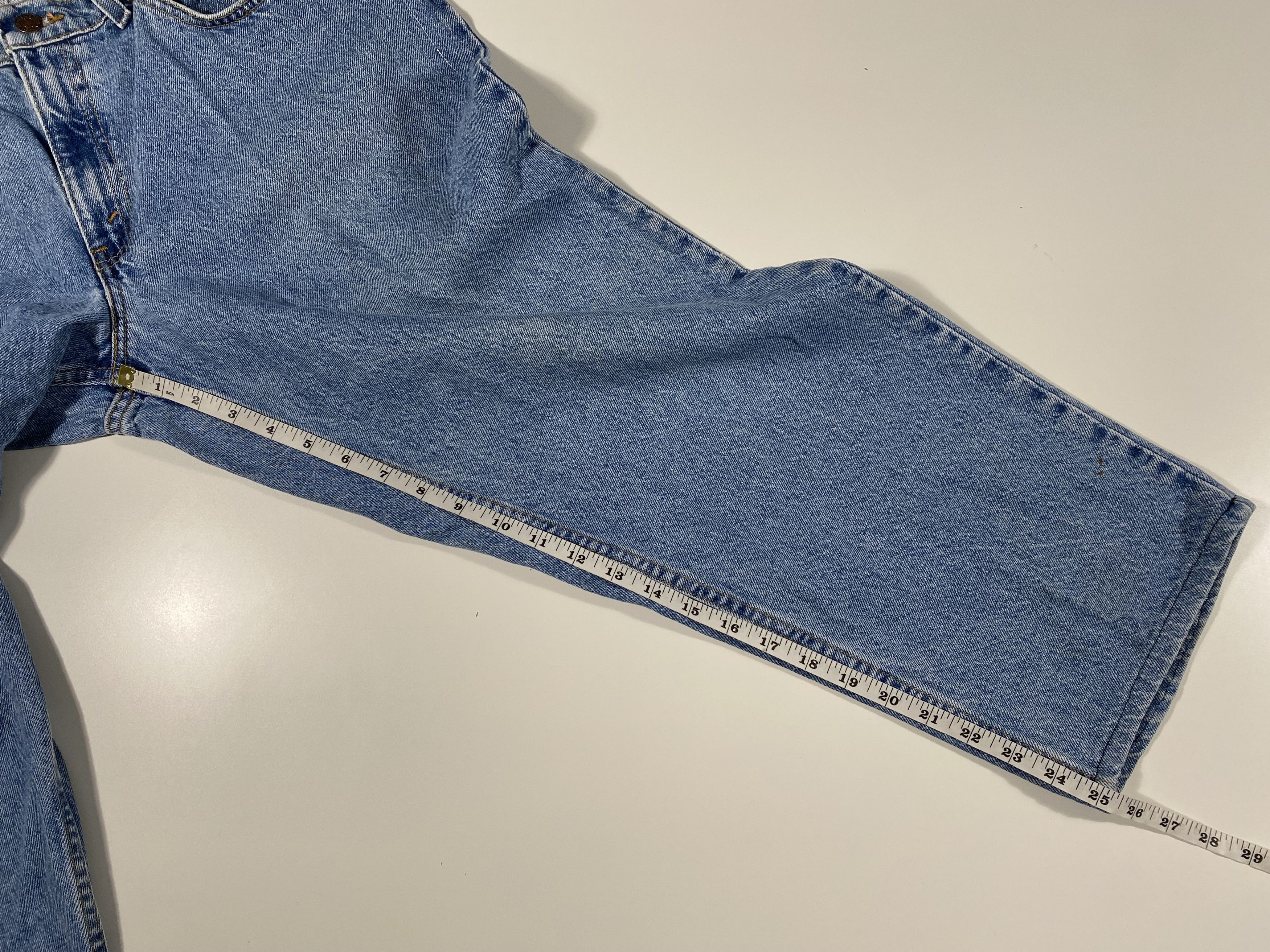 Levi's 1995 Levi's orange tab light wash Husky cropped jeans 33x25 Size US 33 - 8 Thumbnail
