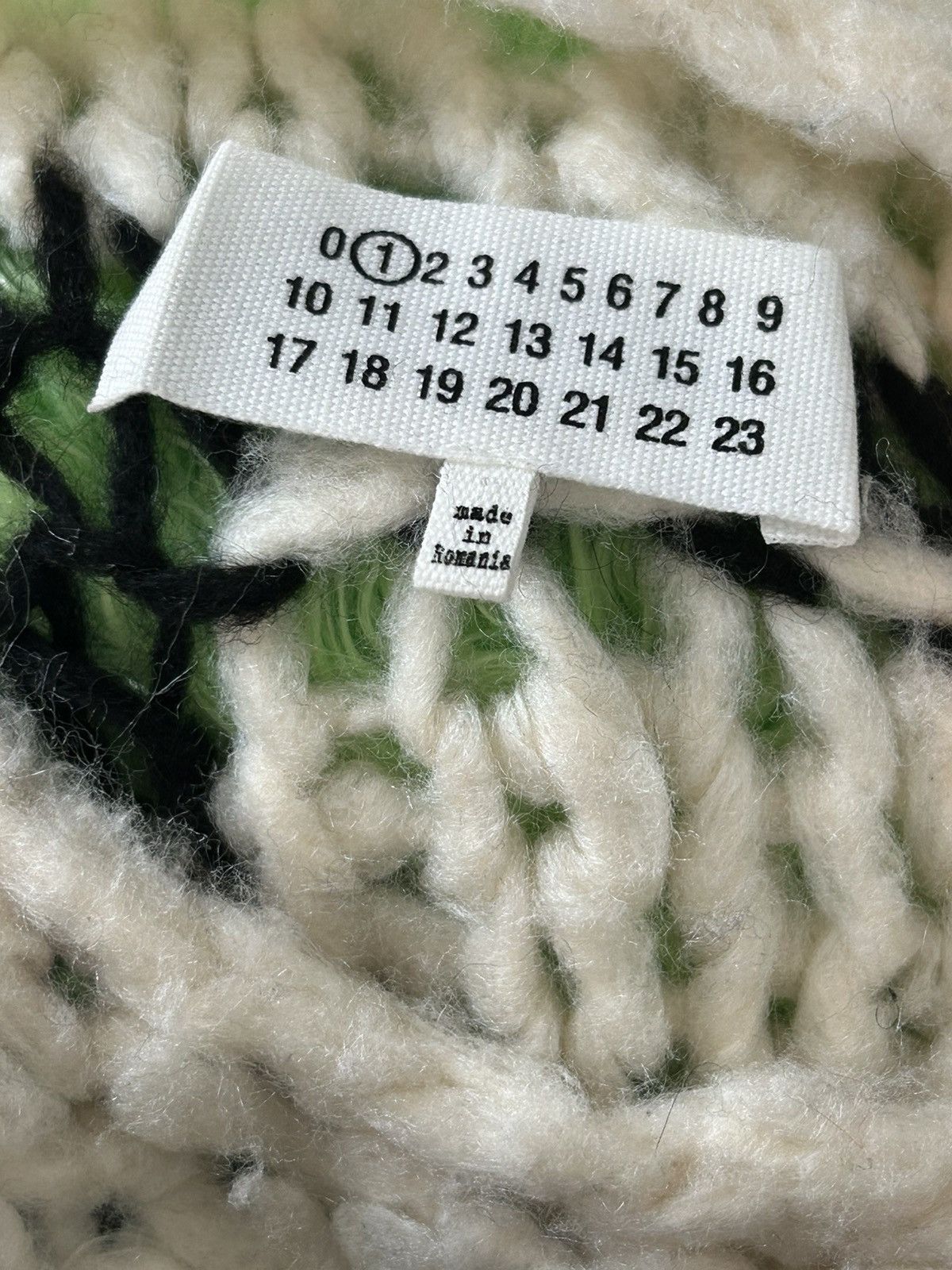 Maison Margiela SS2016 Artisanal Spider Hand Knit Sweater Size US L / EU 52-54 / 3 - 3 Thumbnail