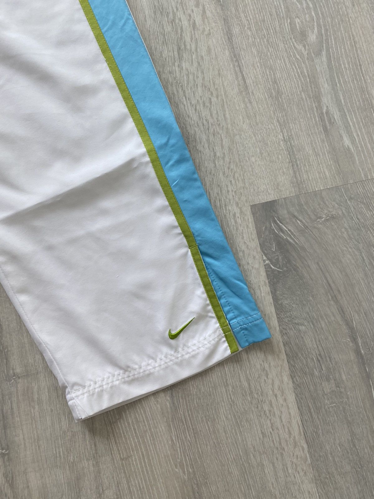 Nike Nike vintage white track pants small swoosh 2000s Size US 28 / EU 44 - 2 Thumbnail