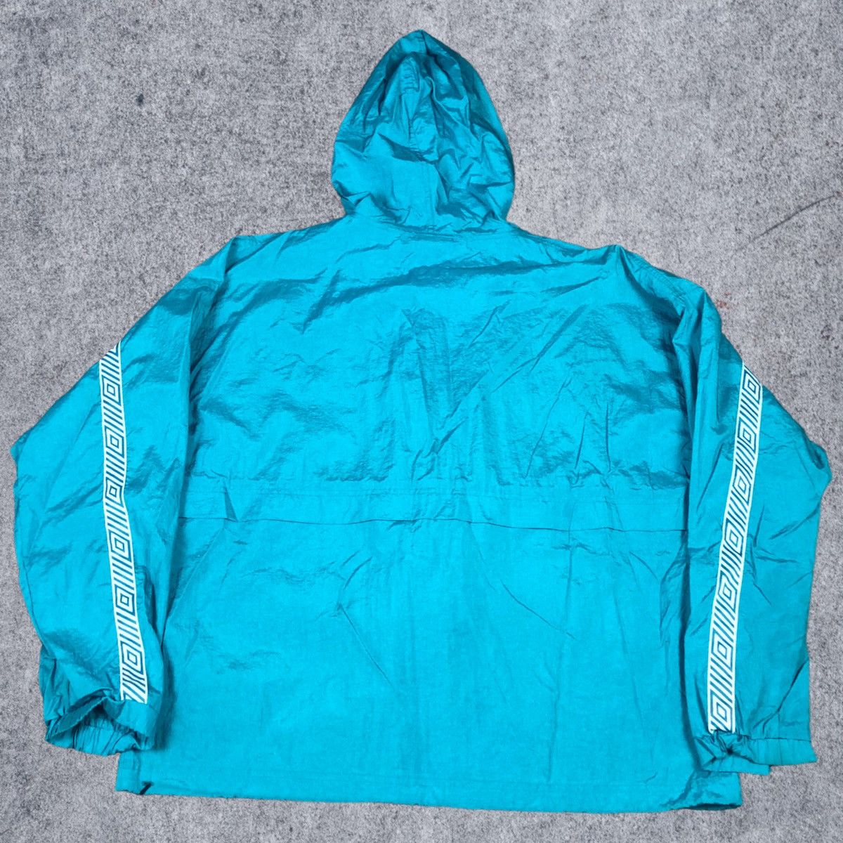 Umbro × Vintage Vintage 90s Umbro Logo Stained Windbreaker Adult Size L Size US L / EU 52-54 / 3 - 5 Thumbnail