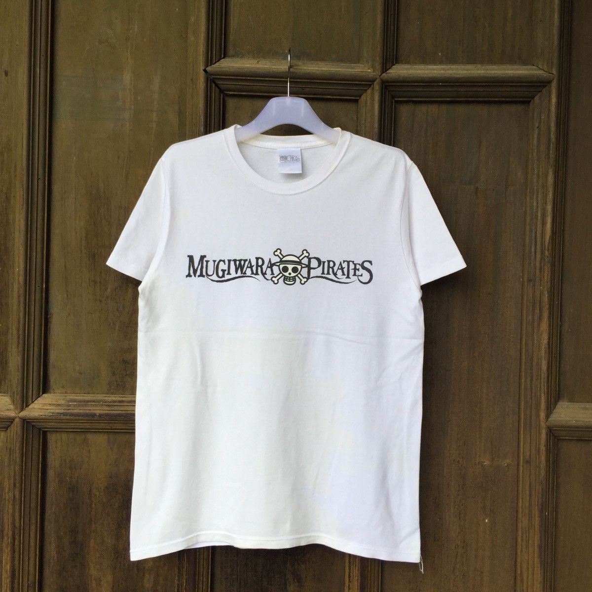 Japanese Brand One piece t shirt spell out big design. Mugiwara pirates Size US L / EU 52-54 / 3 - 5 Thumbnail