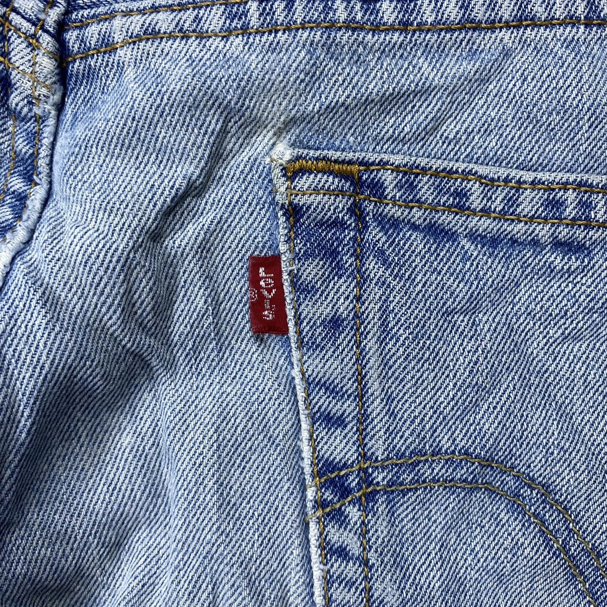 Levi's 🔥🔥Vintage Levi’s 505 Light Washed Distressed Denim Size US 34 / EU 50 - 10 Thumbnail