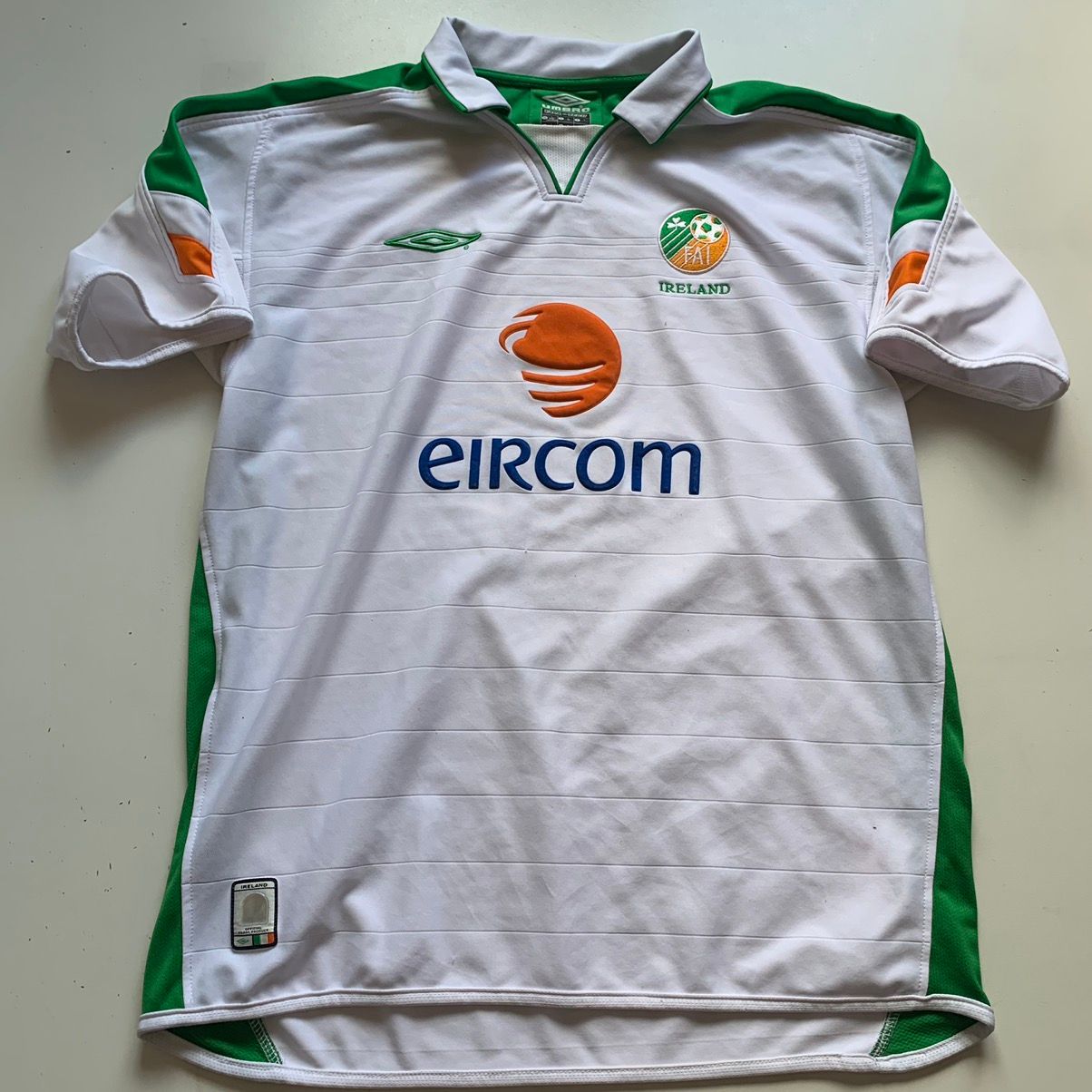 Pre-owned Soccer Jersey X Umbro Vintage Y2k Umbro Embroidered Ireland Fai Soccer Jersey In White