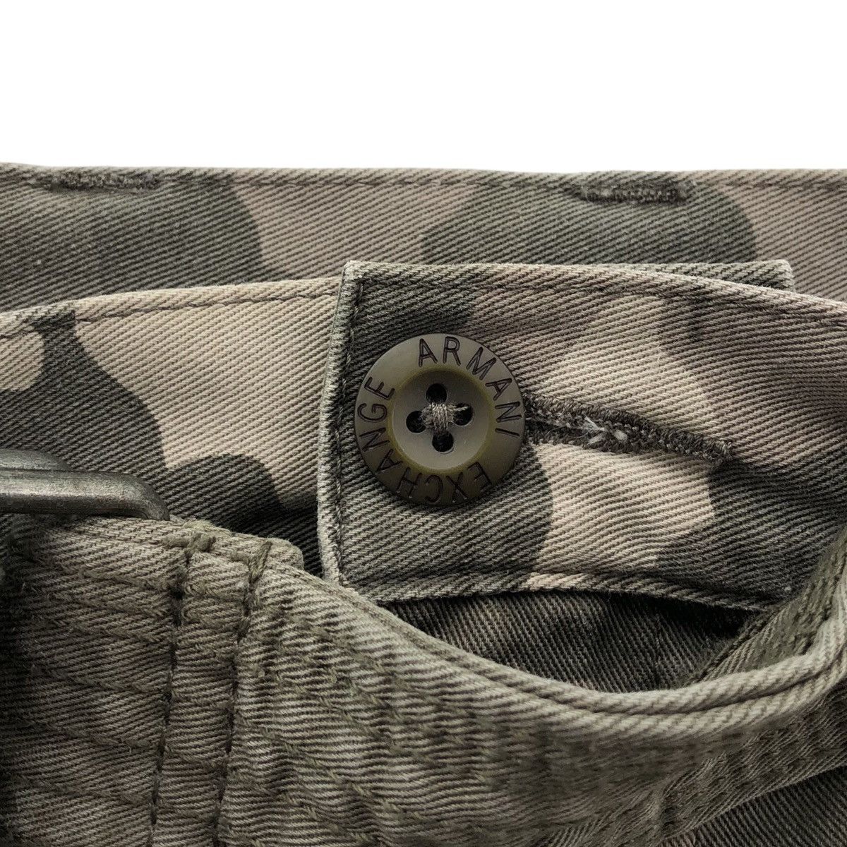 Armani Exchange Armani Exchange Camouflage Cargo Short Pant Size US 30 / EU 46 - 13 Thumbnail