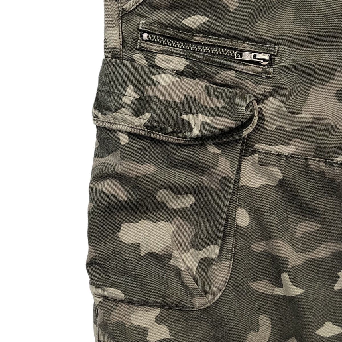 Armani Exchange Armani Exchange Camouflage Cargo Short Pant Size US 30 / EU 46 - 3 Thumbnail