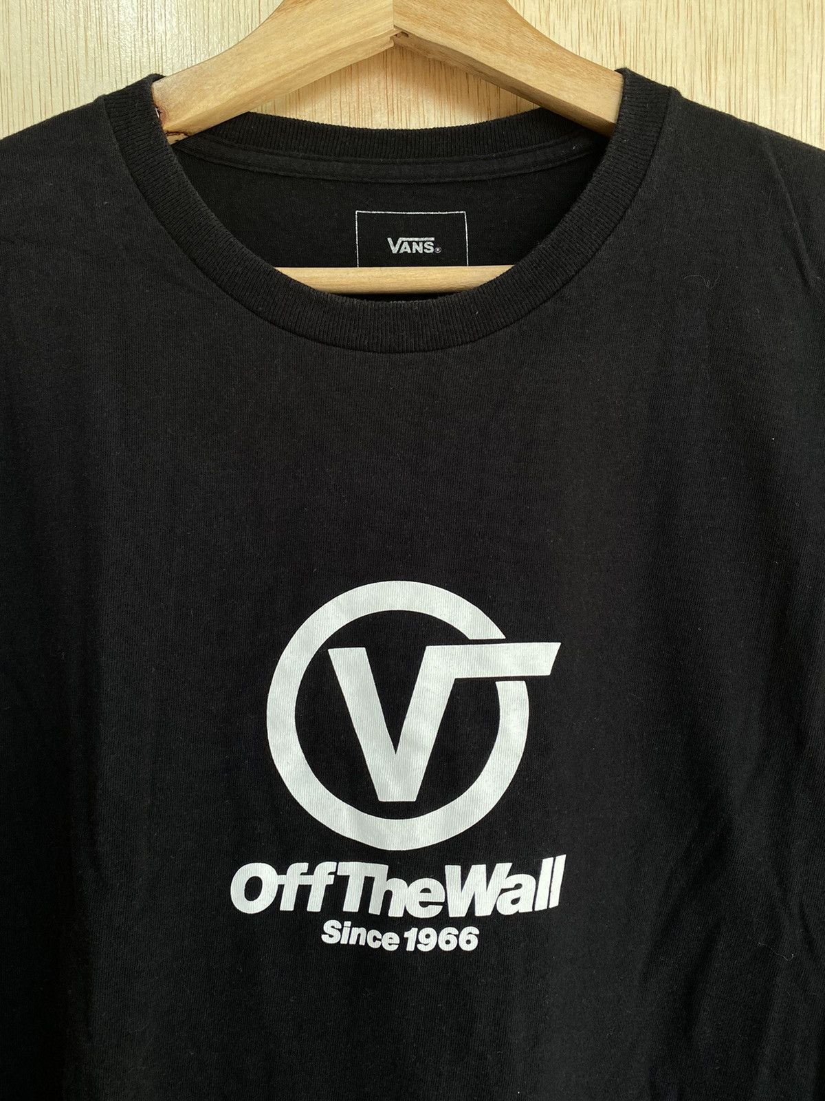 Vans Vans Off The Wall Center Logo Long Sleeve Tshirt Size US L / EU 52-54 / 3 - 2 Thumbnail