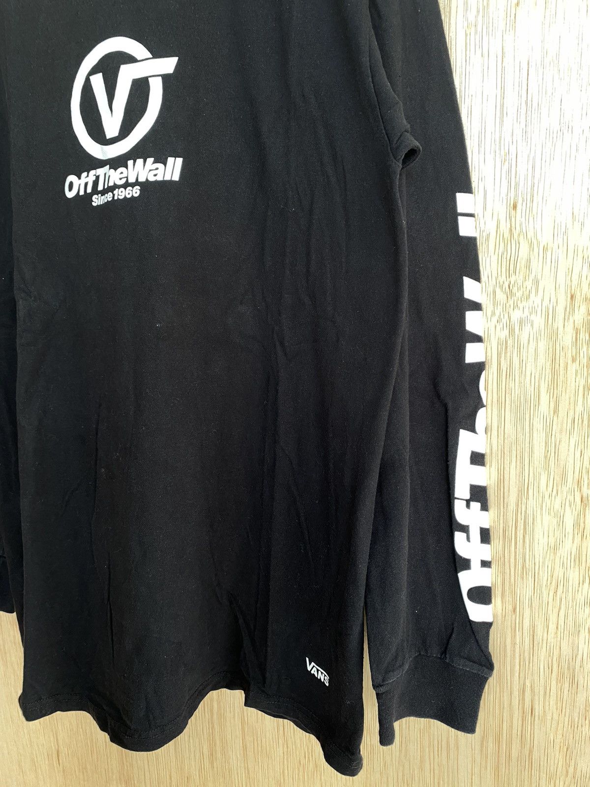 Vans Vans Off The Wall Center Logo Long Sleeve Tshirt Size US L / EU 52-54 / 3 - 3 Thumbnail