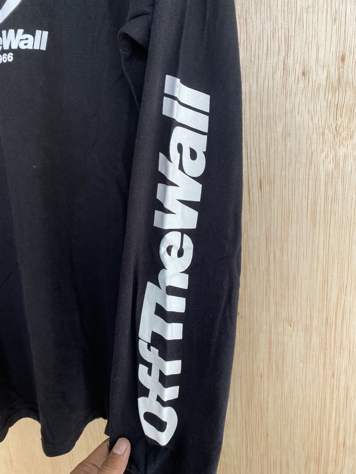Vans Vans Off The Wall Center Logo Long Sleeve Tshirt Size US L / EU 52-54 / 3 - 4 Thumbnail