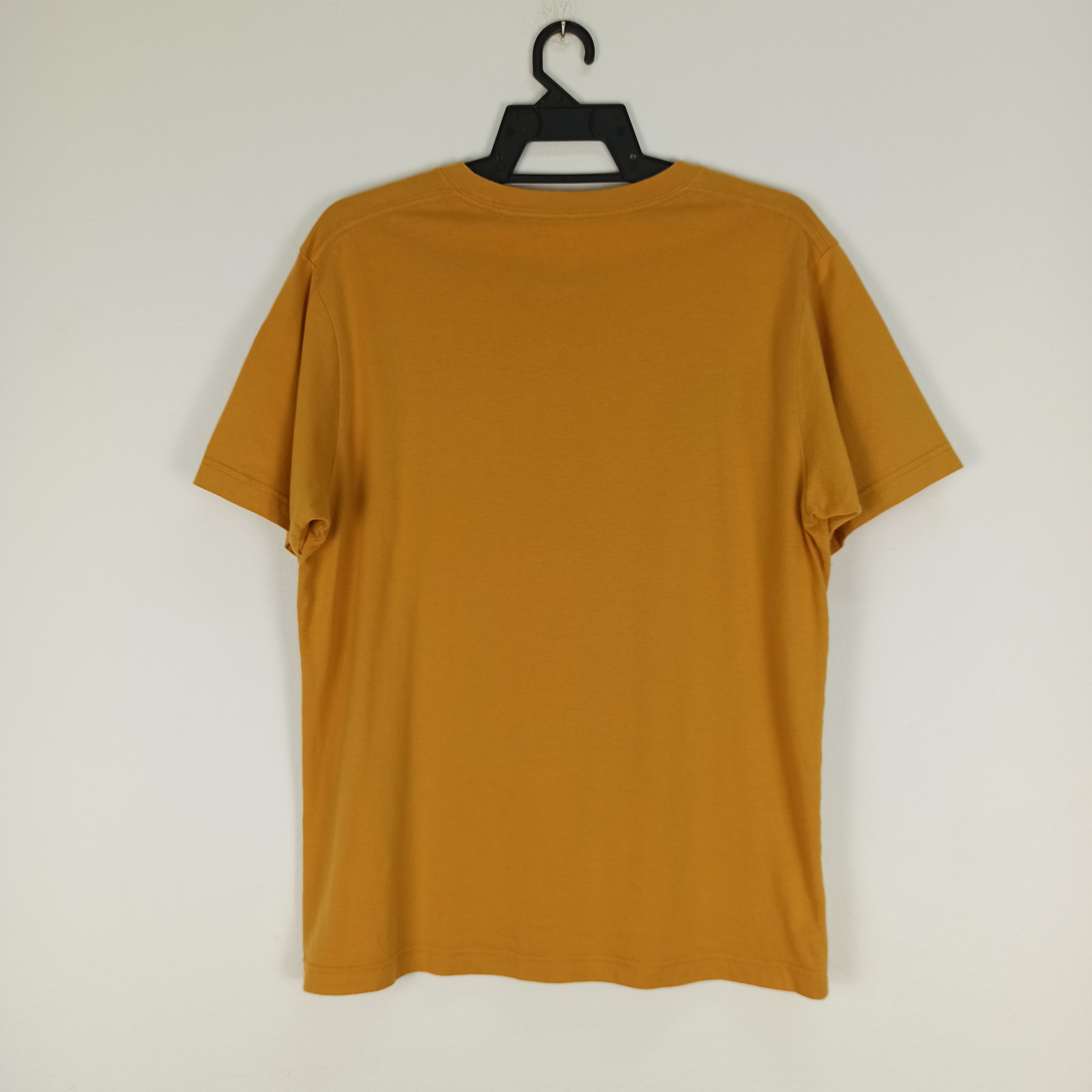 Japanese Brand 🔥STEALS🔥 Anime Demon Slayer Promo T-shirt by Uniqlo Size US M / EU 48-50 / 2 - 5 Thumbnail