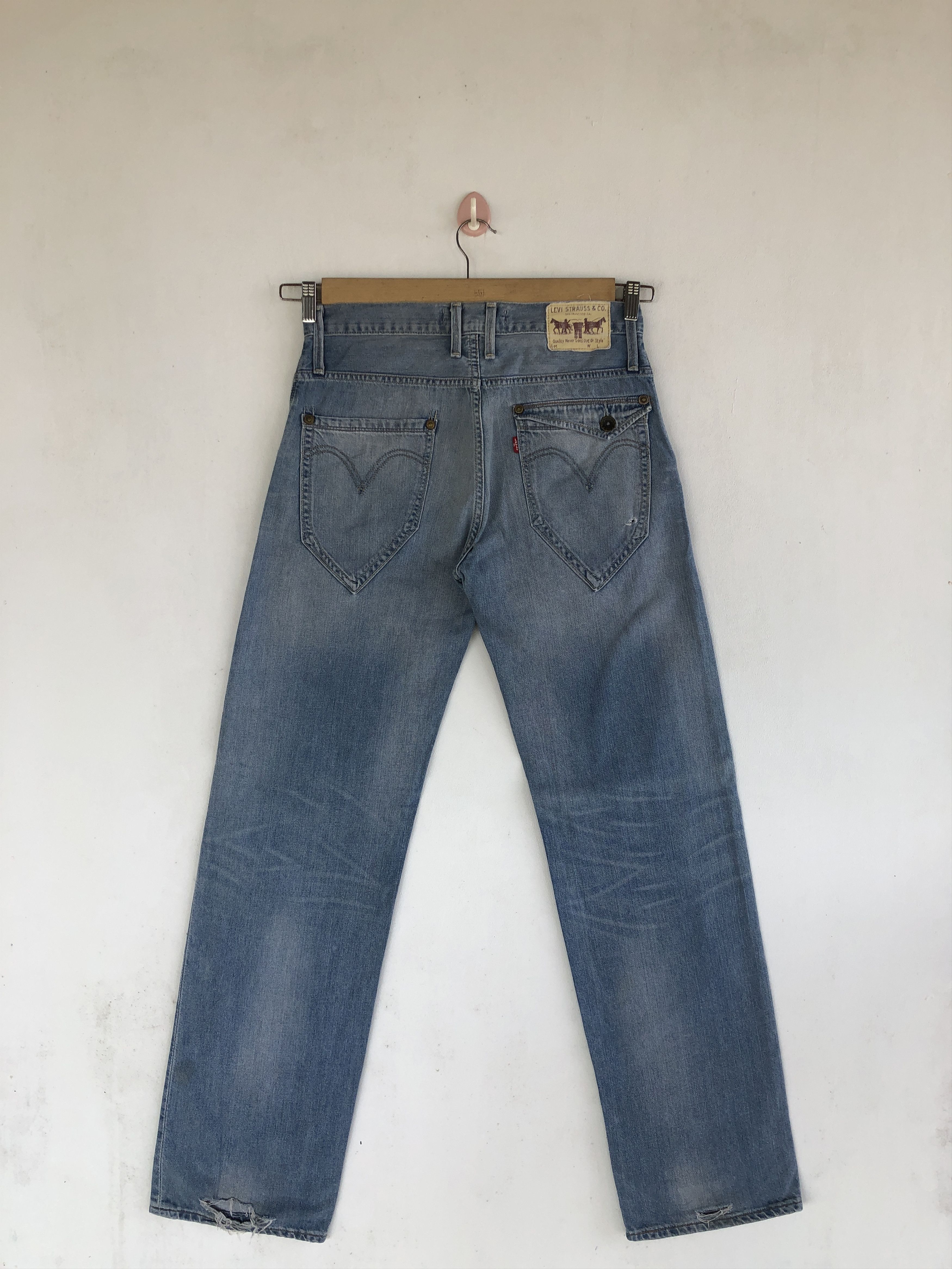 Levi's Vintage Levis Sun Faded Jeans Levi's Light Wash Denim Size 30" / US 8 / IT 44 - 2 Thumbnail