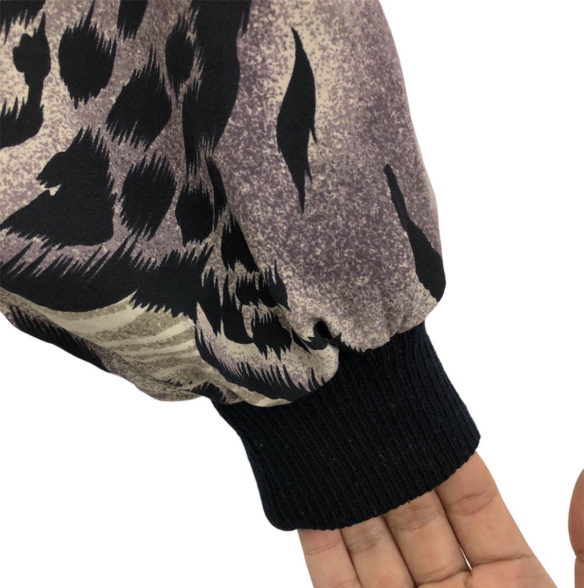 Other Vintage japan fullprint tiger big logo very rare designer Size US L / EU 52-54 / 3 - 8 Thumbnail