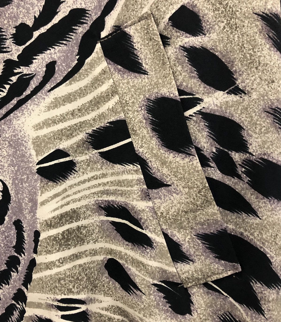 Other Vintage japan fullprint tiger big logo very rare designer Size US L / EU 52-54 / 3 - 6 Thumbnail