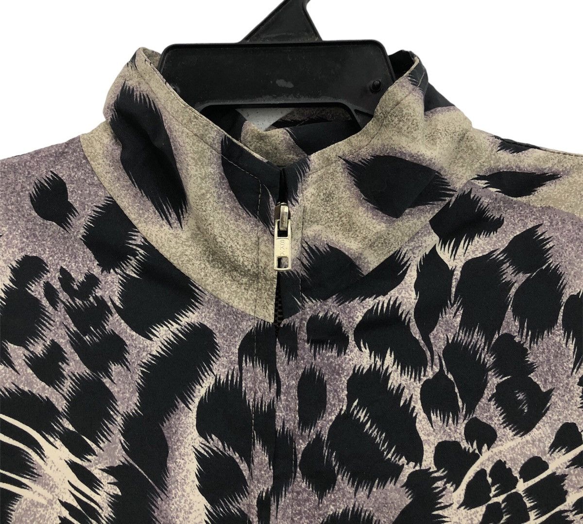 Other Vintage japan fullprint tiger big logo very rare designer Size US L / EU 52-54 / 3 - 4 Thumbnail