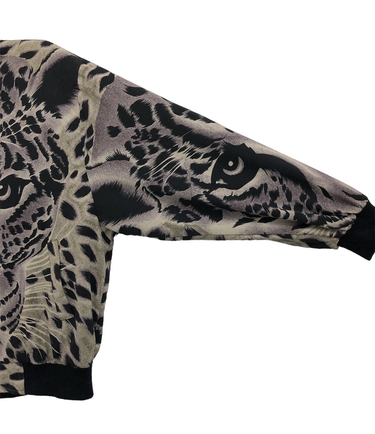 Other Vintage japan fullprint tiger big logo very rare designer Size US L / EU 52-54 / 3 - 5 Thumbnail