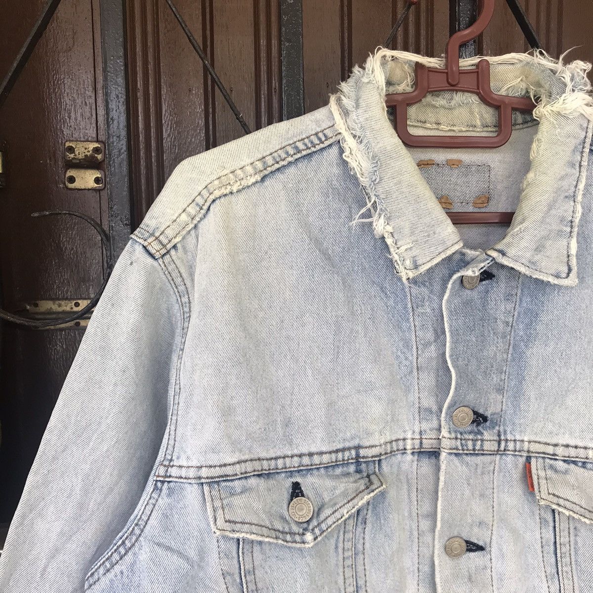 Levi's Vtg Levis Orange Tab Trucker Distress Denim Jacket J02 Size US L / EU 52-54 / 3 - 2 Thumbnail