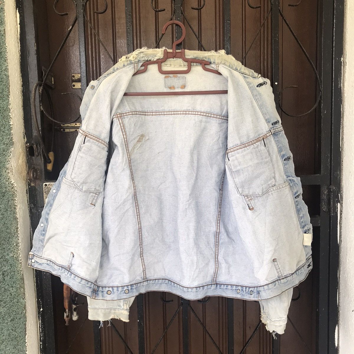 Levi's Vtg Levis Orange Tab Trucker Distress Denim Jacket J02 Size US L / EU 52-54 / 3 - 14 Thumbnail