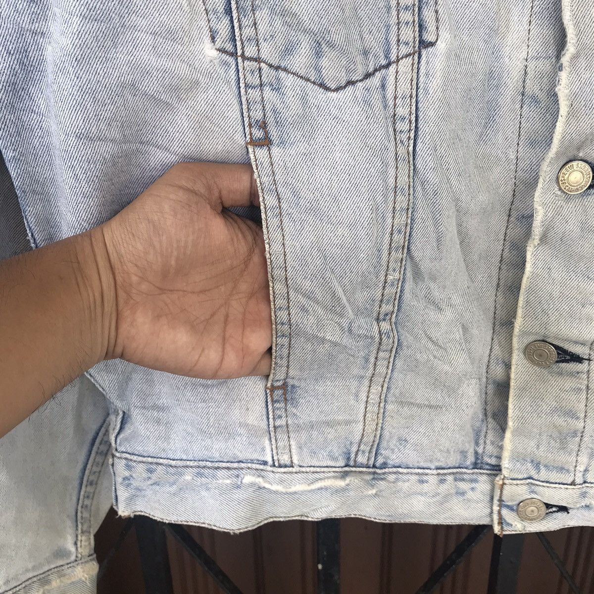 Levi's Vtg Levis Orange Tab Trucker Distress Denim Jacket J02 Size US L / EU 52-54 / 3 - 8 Thumbnail