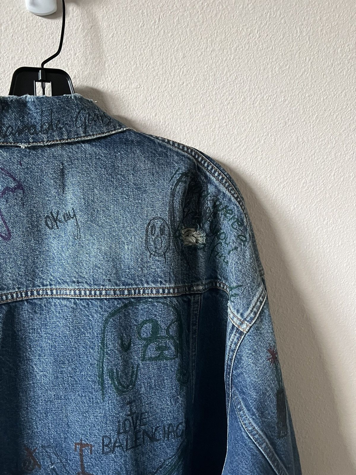 Balenciaga Balenciaga Distressed Scribble Denim Jacket Size US L / EU 52-54 / 3 - 13 Thumbnail