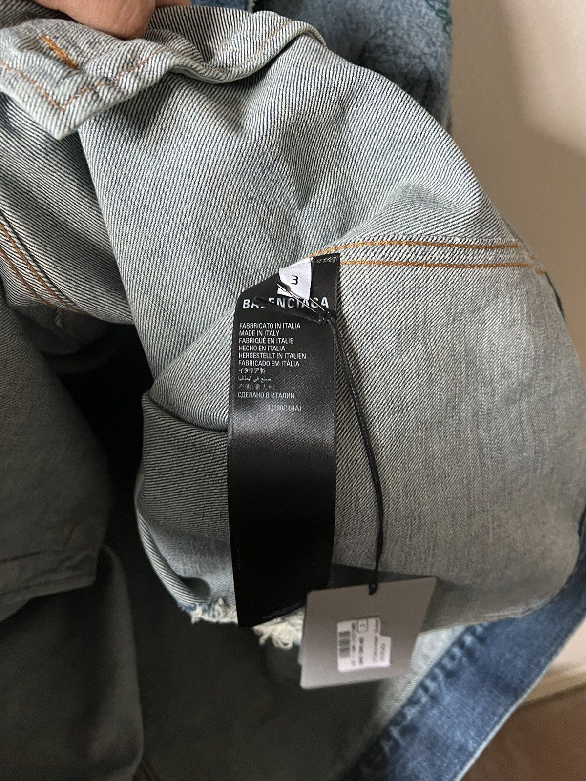 Balenciaga Balenciaga Distressed Scribble Denim Jacket Size US L / EU 52-54 / 3 - 17 Thumbnail