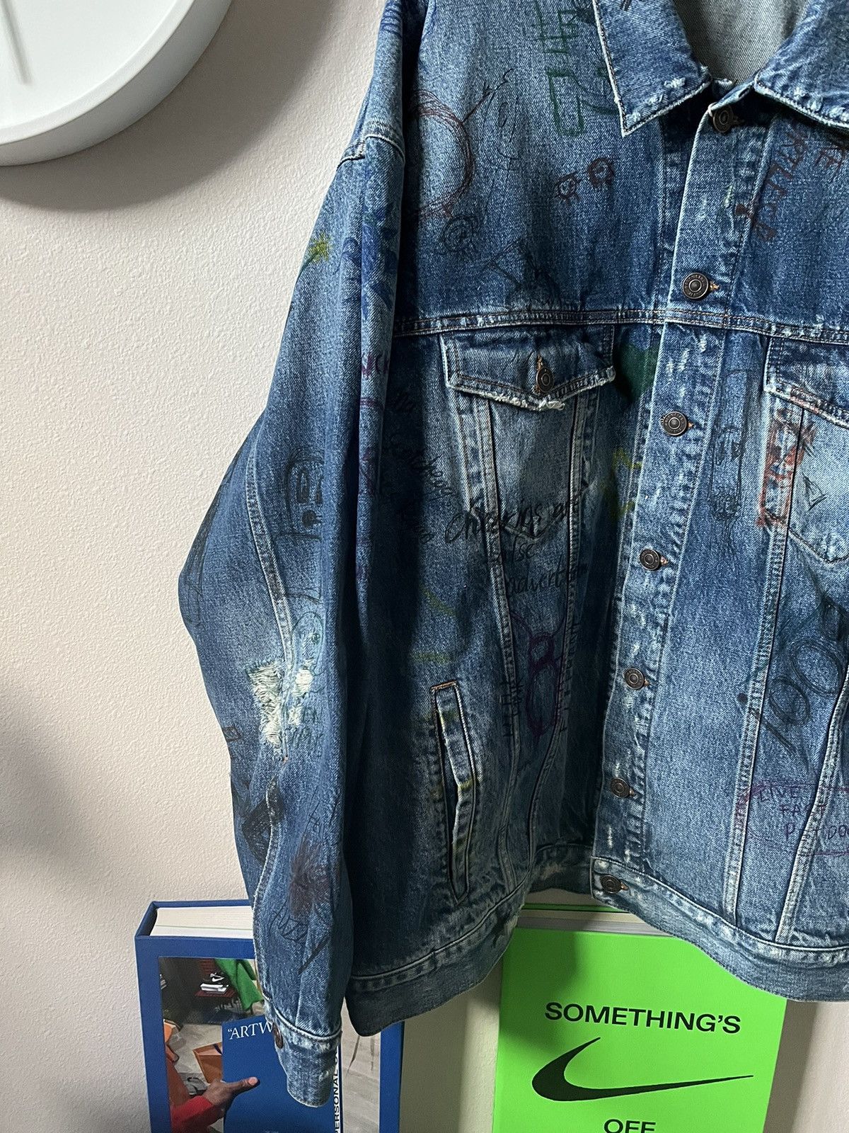 Balenciaga Balenciaga Distressed Scribble Denim Jacket Size US L / EU 52-54 / 3 - 4 Thumbnail