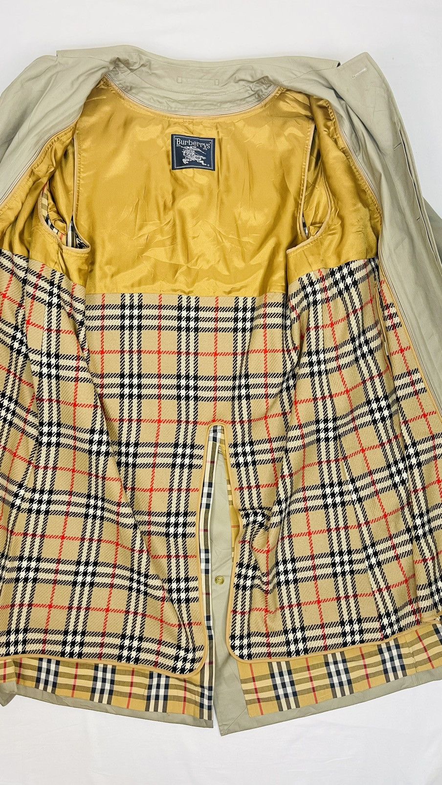 Burberry BURBERRYS NOVA CHECK WINTER TRENCH COAT Size US M / EU 48-50 / 2 - 2 Thumbnail