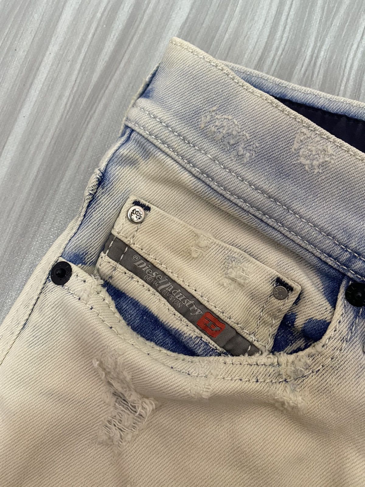 Diesel RARE🔥DIESEL DNA S/S 2016 SLIM-CARROT DISTRESSED PUNK JEANS Size US 29 - 16 Thumbnail