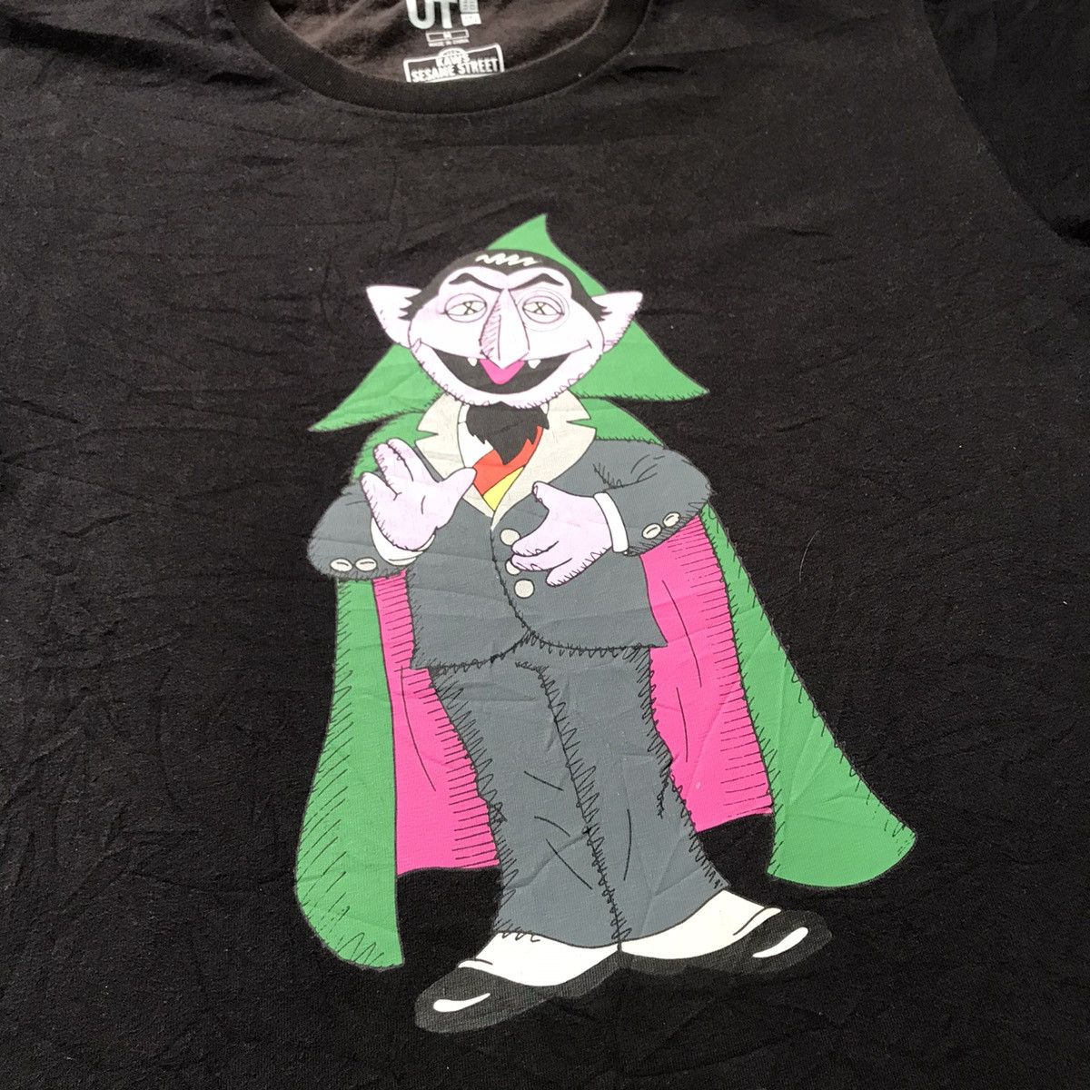 Japanese Brand × Kaws × Uniqlo ‼️UNIQLO KAWS SESAME STREET TSHIRT ‼️ Size US M / EU 48-50 / 2 - 4 Thumbnail