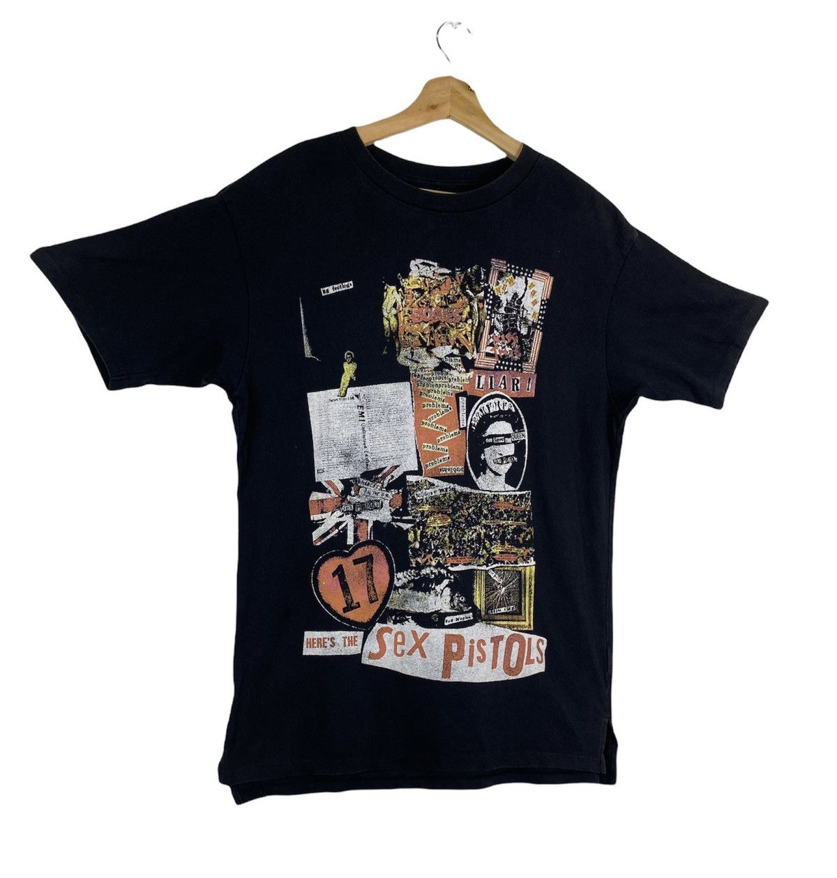 Band Tees OFFER 🔥 Sex Pistols Band Tees T shirt By Uniqlo Size US M / EU 48-50 / 2 - 2 Thumbnail