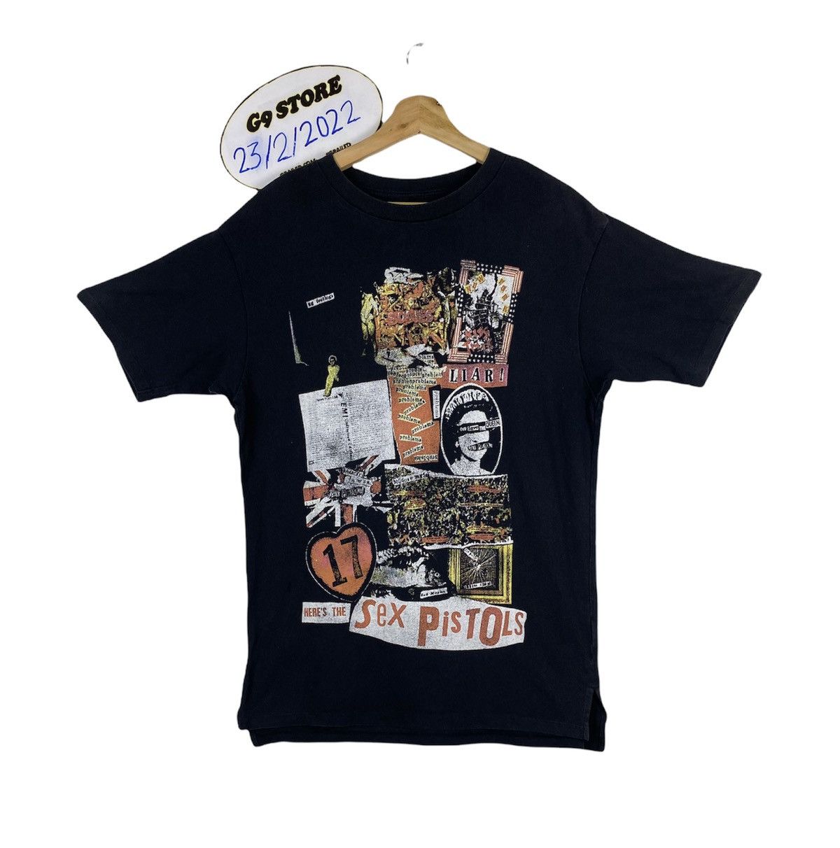 Band Tees OFFER 🔥 Sex Pistols Band Tees T shirt By Uniqlo Size US M / EU 48-50 / 2 - 1 Thumbnail