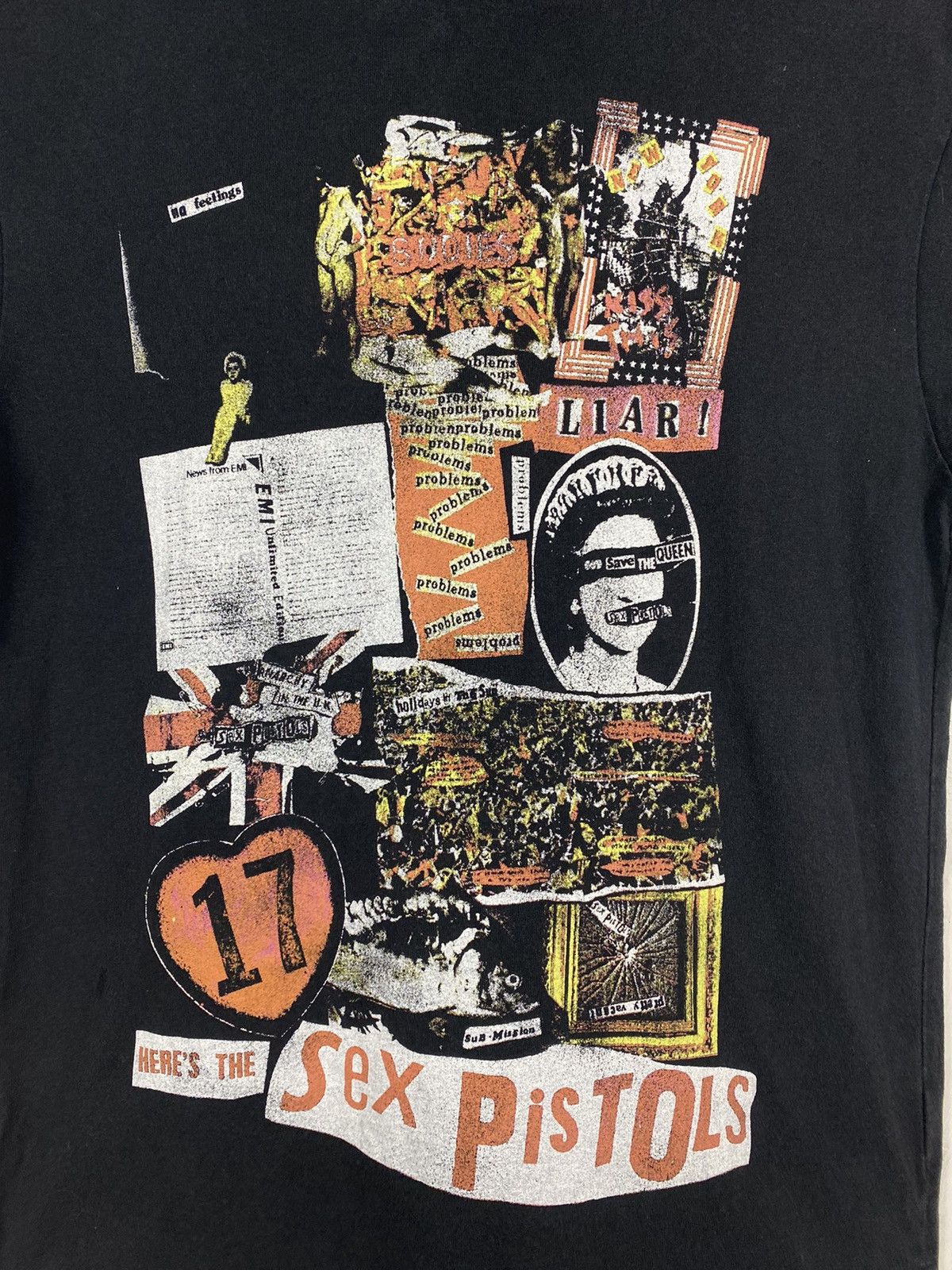 Band Tees OFFER 🔥 Sex Pistols Band Tees T shirt By Uniqlo Size US M / EU 48-50 / 2 - 3 Thumbnail