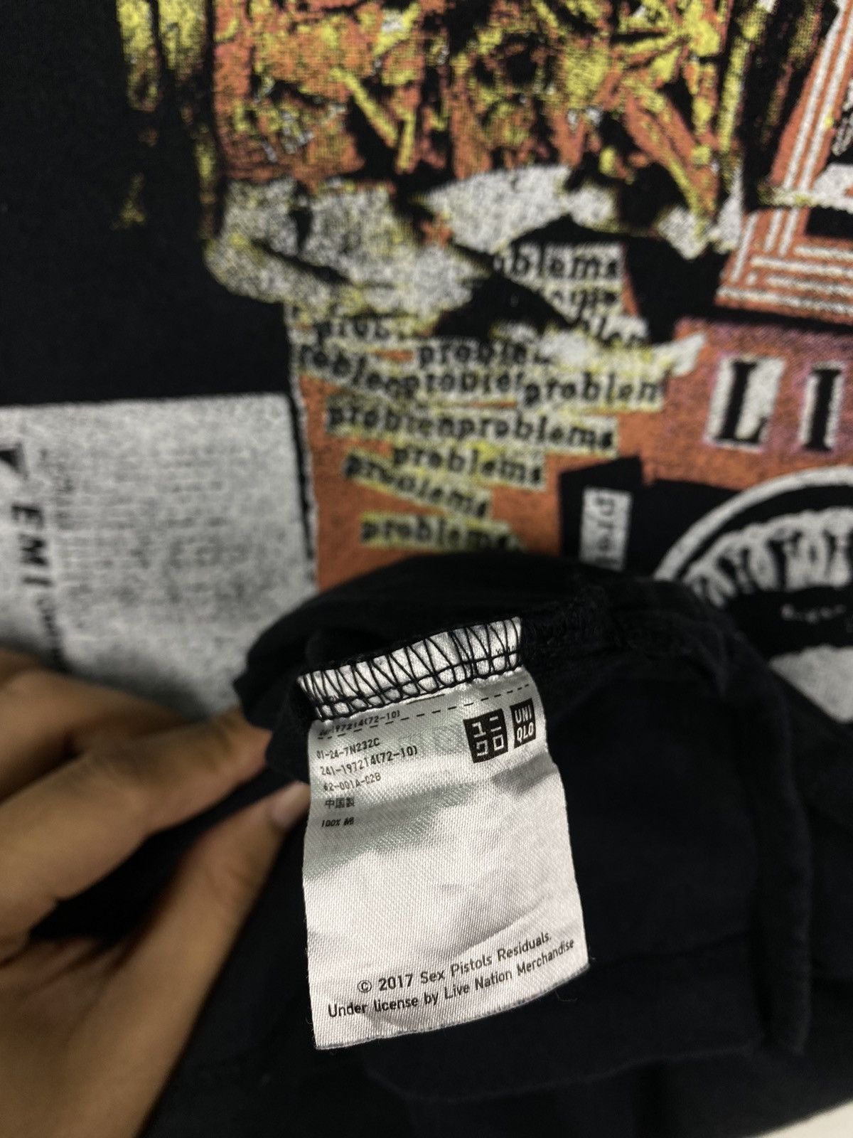 Band Tees OFFER 🔥 Sex Pistols Band Tees T shirt By Uniqlo Size US M / EU 48-50 / 2 - 6 Thumbnail