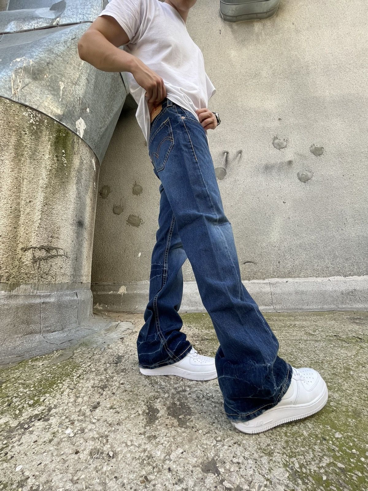 Levi's Vintage Clothing Vintage Levi’s Jeans Flared Denim Kurt Style Size US 34 / EU 50 - 5 Thumbnail