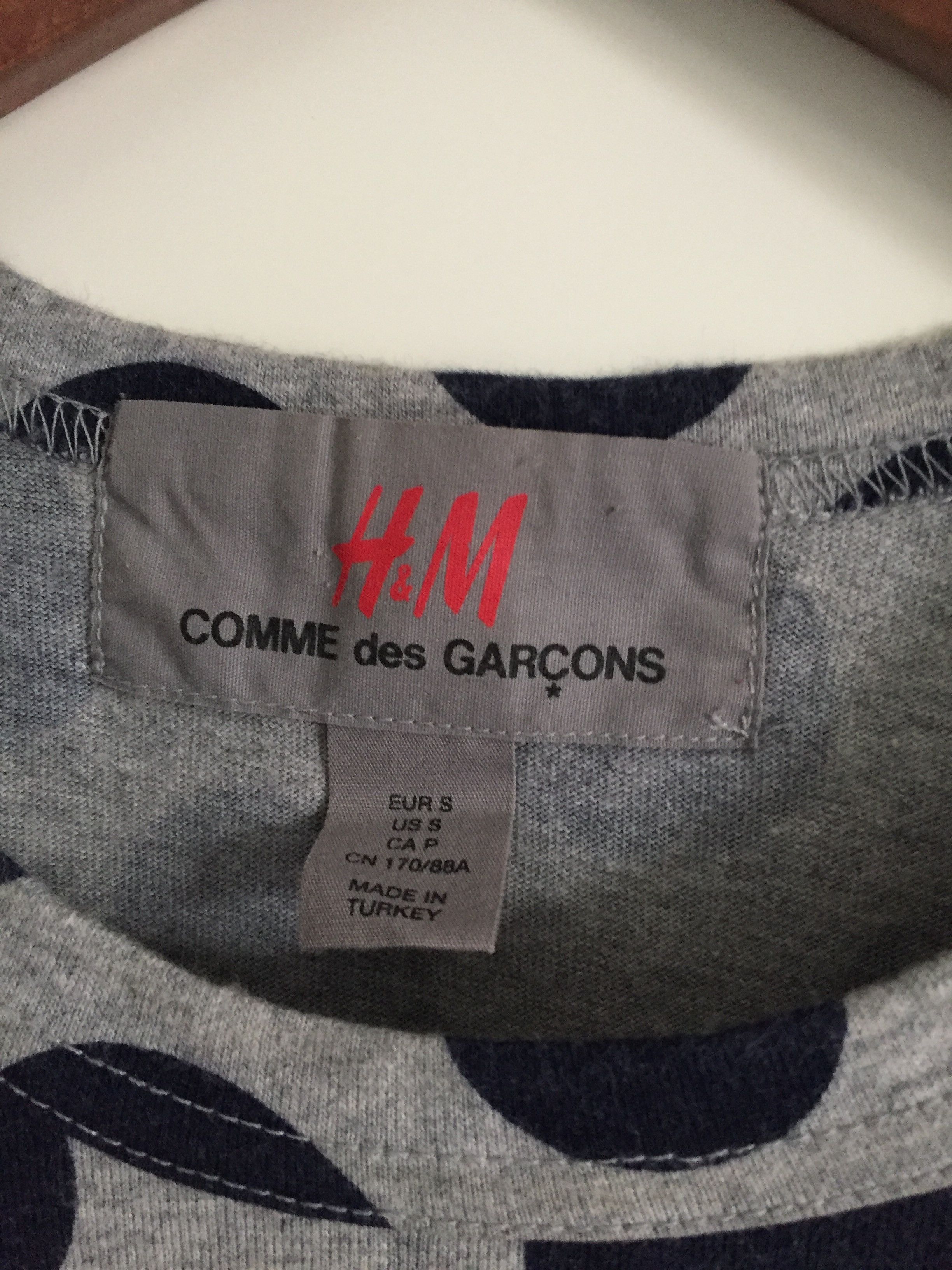 Comme des Garcons × H&M COMME DES GARCONS X H&M TEE A/W 2008 REI KAWAKUBO Size US S / EU 44-46 / 1 - 2 Thumbnail